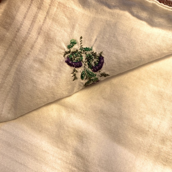 VINTAGE Hand Embroidery Floral Handkerchief/Tea Towel - Picture 2 of 4